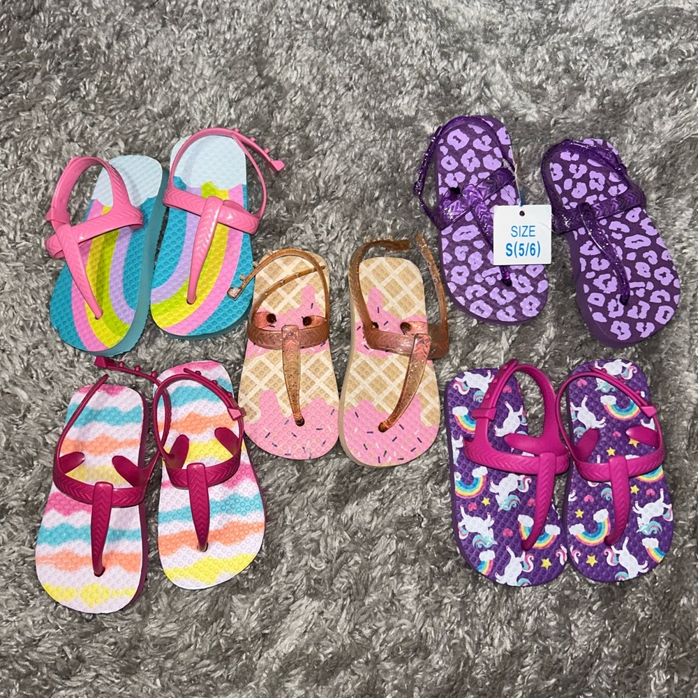 5 pairs of toddler sandals/flip flop